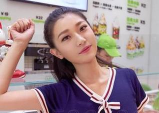 AISS爱丝(黄金版) - 汽车医生索菲的图包，难道我家车也需要情感治疗？