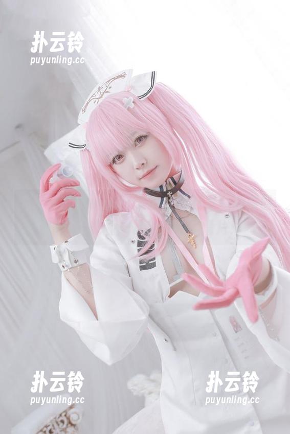 这是一组Asagiriai的女孩写真，翻看时感觉像在看一部迷失的剧情片！