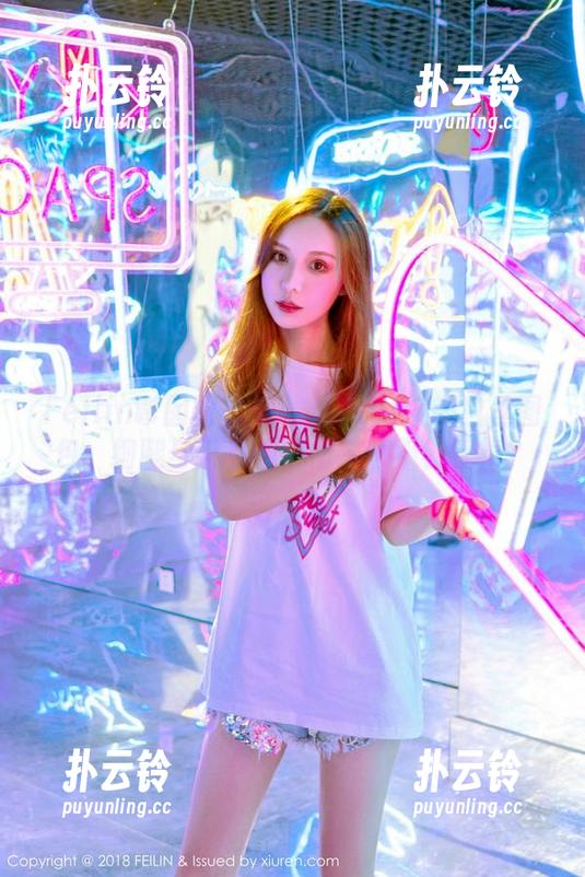 Feilin嗲囡囡 - 陈雅漫VICKY的白丝图包，细腿与挑战的平衡，够不够惊艳？