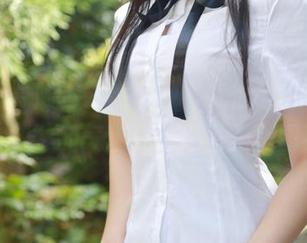MFStar模范学院 - 泳池里的陈思雨Mango，隐隐透露出一种“我很会游”又“我很会拍”的气场，这组私拍美图不错哦！