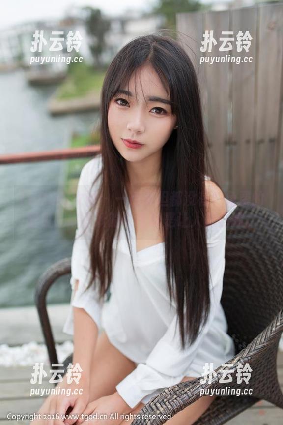 TGOD推女神 - 一点负担都没有！免费的图包，妮小妖的女友就是让人想偷瞄。