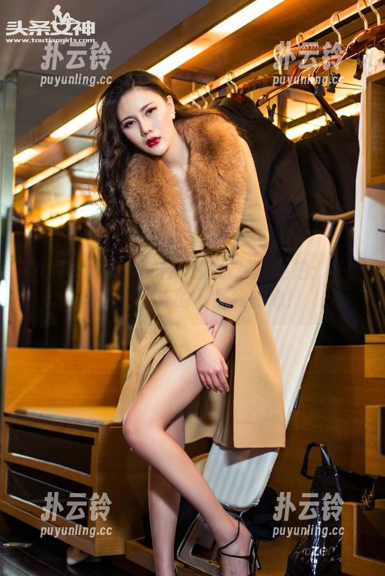 TouTiao头条女神 - 娜依灵儿私拍：长腿暴击，走光的只是我的心！