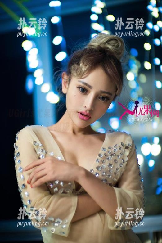 UGirls尤果网 - 乔依琳的裸足定制写真，让我成为了“监工”