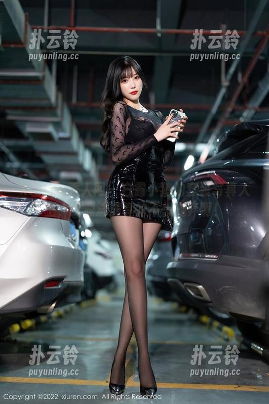Xiuren秀人网 - 白露小猪的套装写真人生，资源满满真的不想抛弃啊！