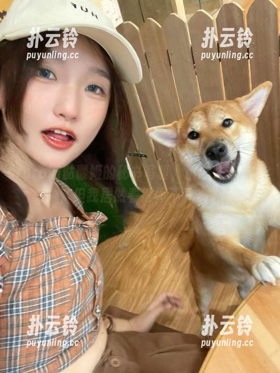 roroki骷髅姬的秘书写真，精选并非寻常，但我居然看得停不下来。