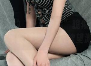 丽柜 - 潞潞的“丽柜典藏”貌似没在给我露尖尖，原图倒是挺会玩欲望游戏的。