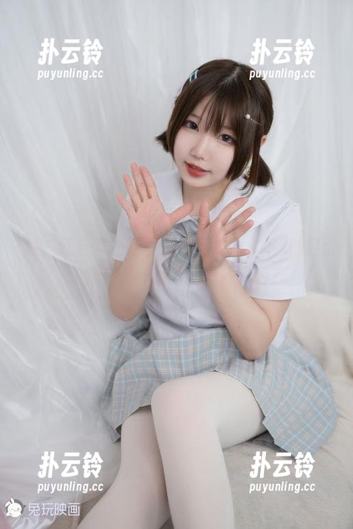 哇，红与黑的写真在兔玩映画，下载时我一直在想，啥时候能换个色？