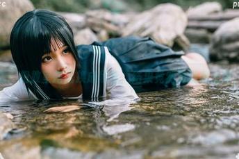 兔玩映画：把教室搭配换成黑丝，结果竟然没让我上课，哈哈。