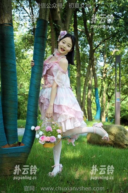 初夏女神 - 居家修养原图要不要下载？点点说没问题！