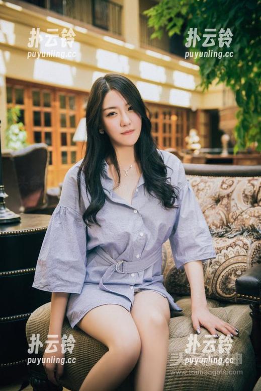 头条女神 - 说好的职业装写真更新呢，结果乔安却只是在镜中发呆？！