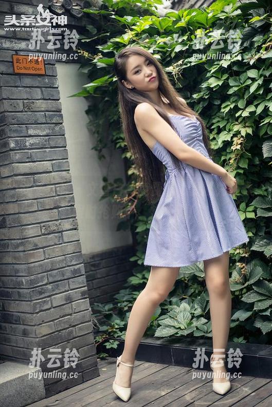 头条女神 - 文雪白裙免费送，资源兑换券限时抢购中，快来啊！