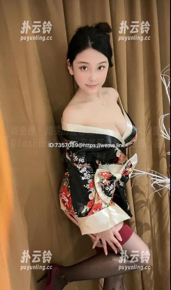 微密圈 - 奶雯的红色战衣——当周大侠变身fashionicon，果然红色越战越勇，福利原图奉上！