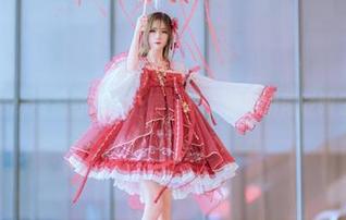 高清cos忍野忍：妖君白研，求你别再眨眼了！