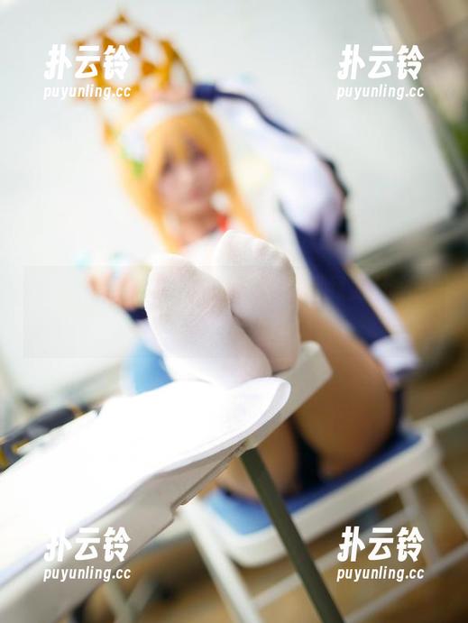 再看嫣嫣子的魔女集会，猜猜我为什么一直停住不动？”