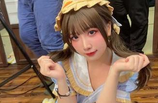 小和甜酒的皮衣套图：你以为只是一件衣服，结果却成了丝滑的陷阱！