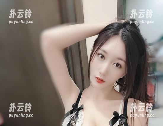 微密圈 - 小玉吃果冻的黑色睡衣配上这些美图，真是恨不得一口气下载个够！