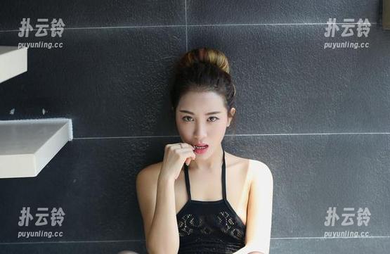 尤物馆 - 对于这组孟狐狸FoxYini的“姐姐”写真图集，我的态度是…略微尴尬又无法自拔的感动。
