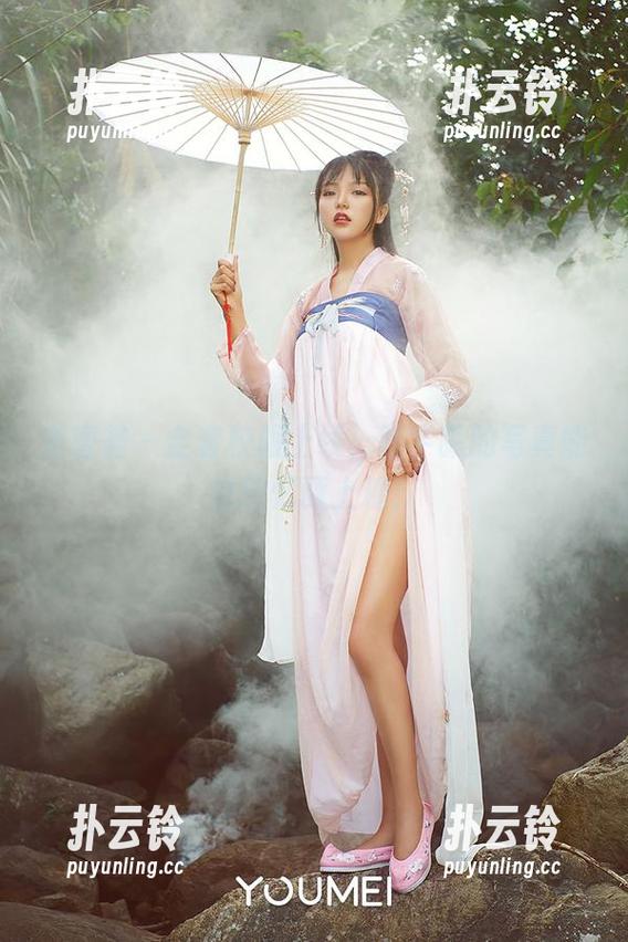 尤蜜荟 - 全套校服上线，陈宇曦的写真能把回忆蘸上糖！