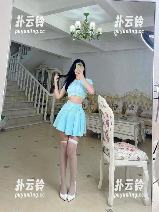 微密圈 - 张老师的高清写真亮相，嘉宾专享2022，难以言说的吸引力