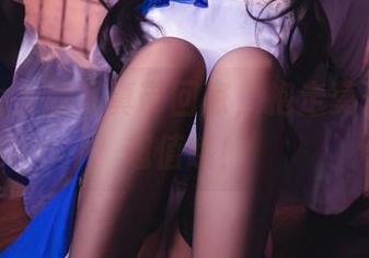 把OL太太的写真带回家，抱走莫子aa说超值哦！