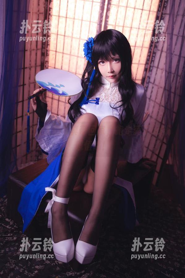把OL太太的写真带回家，抱走莫子aa说超值哦！