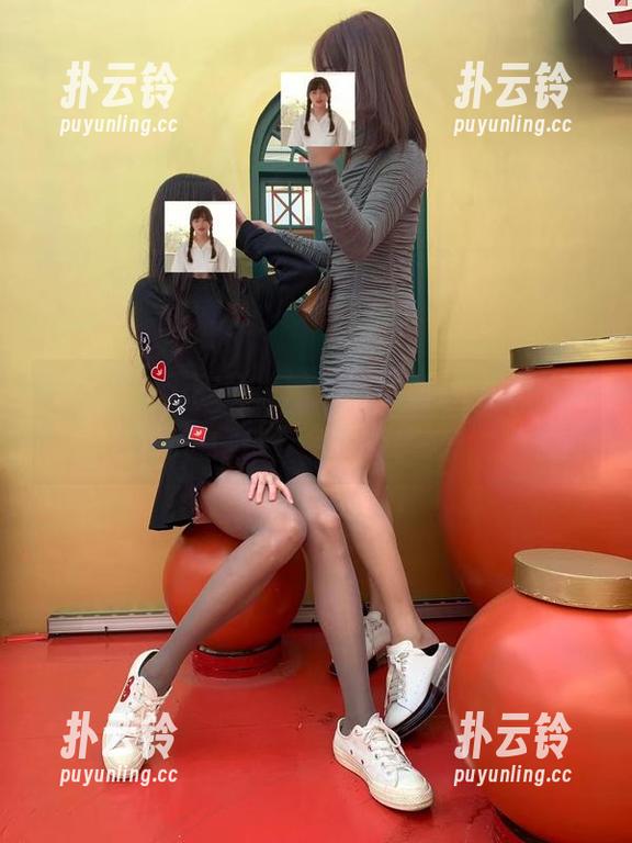 微密圈 - 无敌哒小姨妈的最新JK写真，这身“懒散”全白靠实力！