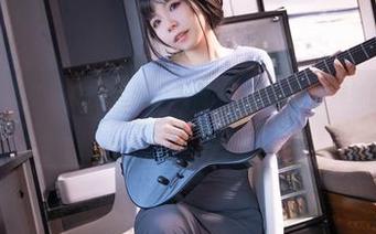 来吧！短暂的小任性，无颜小天使wy送你吉他妹妹的免费图包！