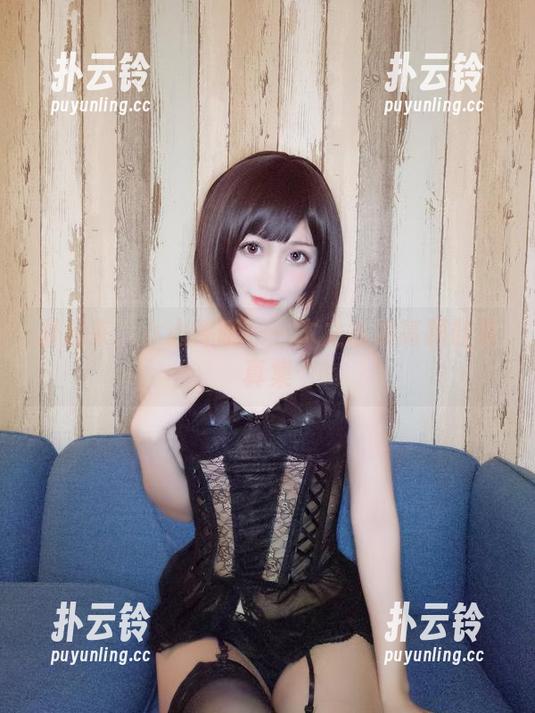 滑起来、小心摔哦——木之本果高跟鞋写真集