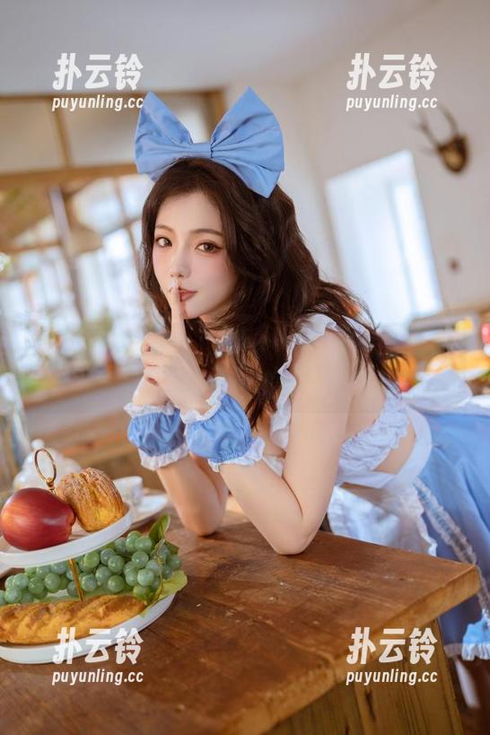 看桃良阿宅如何用体操服在写真集寻找到那一份轻松的洒脱。