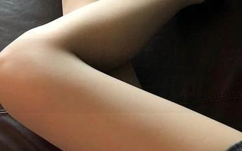 微密圈 - 梦里一只喵的美图：奶牛的猫咪日常，偷怀里一只奶！