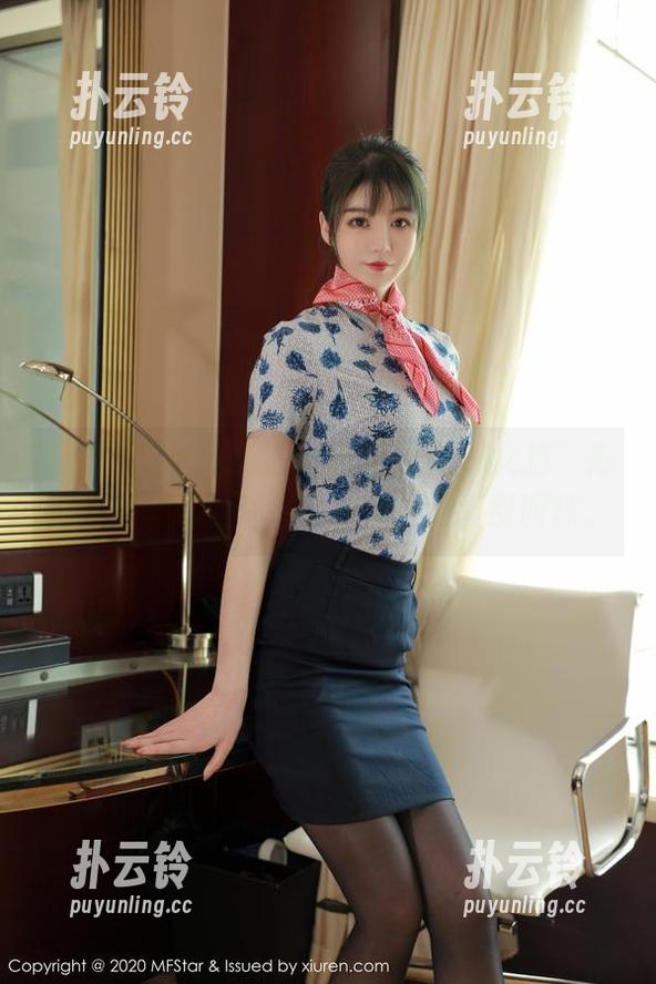 模范学院-小果冻儿 模范学院 - 小果冻儿展现出的“女孩”形象,完全无圣光,但却意外地吸引眼球。