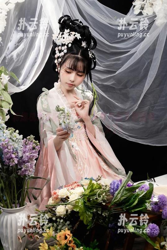 将爆机少女喵小吉的情人节作品下载到电脑，爱情的魔法快来了！