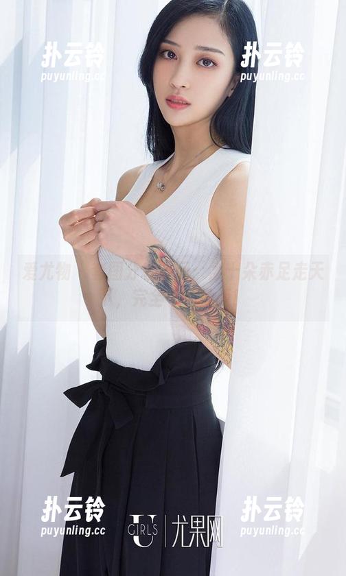 爱尤物 - 套图分享时间：孟十朵赤足走天下，完全不怕地板！