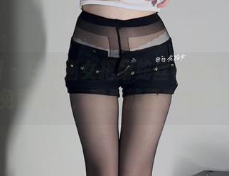 微密圈 - 白龙猫女把蟒蛇丝袜穿出新高度，免费套图，观看就像在吃糖果！