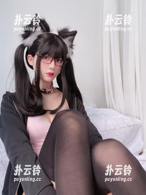 最新图册：眼酱大魔王w的黑丝OL，猫耳控的终极满足？