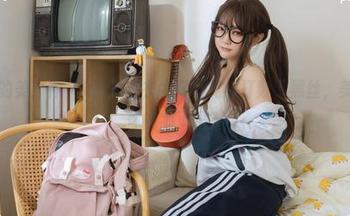 藏不住的美！神沢永莉的毛衣牛仔裙竟然打败了黑丝，美图下载你的心了吗？