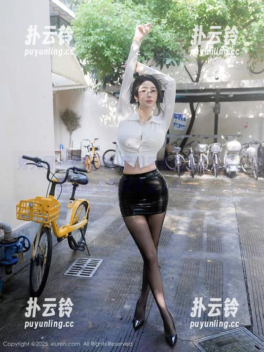 秀人网 - 更新了！欧阳若依的浴室写真，现在的姿势还真让人意外。