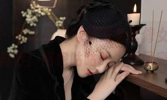 秀人网 - 猫咪巨臀妹妹的全套修女妆，从此不再吵！图包咕咕叫，画风突变！