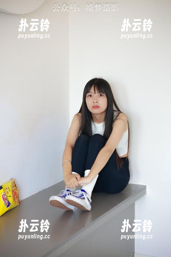 绮梦摄影 - 像被电击！露露的私房美脚图片让我一秒想‘再来一双’！
