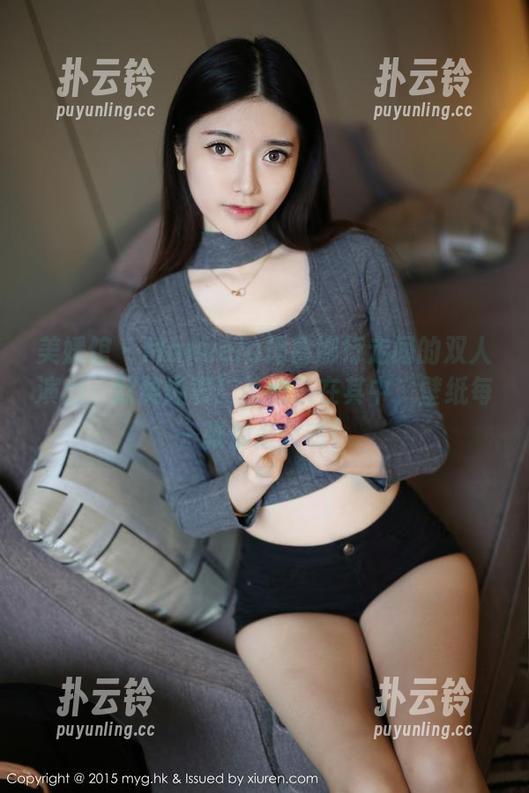美媛馆 - Manuela玛鲁娜行走间的双人演出，默契爆表！美图乐在其中，壁纸每一张都是灵魂！