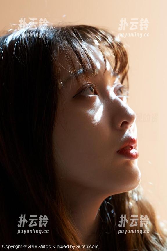 蜜桃社 - 这就是桃乃香Tina最新呈现的资源：打扮成了一个个小少女