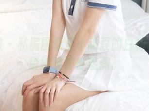 袜啵啵 - 私房图集里小甜豆的白棉袜，悄悄捕捉那份温润。
