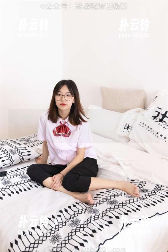 袜啵啵 - 从没见过的白皮鞋，稚予免费套图就在这，让我尬聊一波！