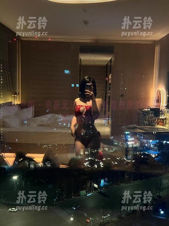 微密圈 - 宅家无法出海，看看詹詹的水手服私拍合集吧