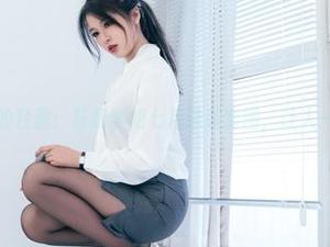 如水般的轻盈：轩萧学姐七月泳装套图，让人一秒沉迷