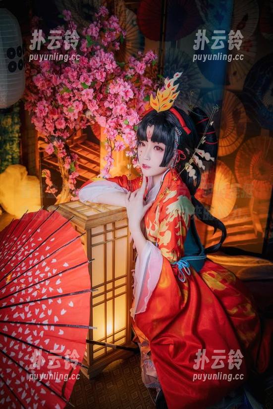 看这金鱼yui的吊带合集图片，明明是挺普通的姿态，却总有种不请自来的魅力。