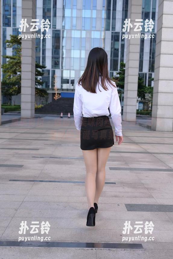 魔镜街拍 - 像极了美味肉丝的婷婷：寒风里逛的圣诞写真集！